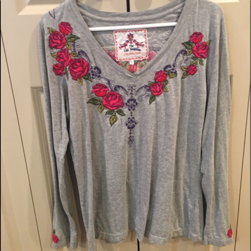 SOLD Johnny Was gray cotton embroidered tee Large